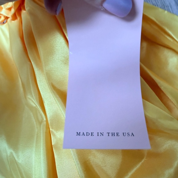 Sweet Kids Yellow Sleeveless Dress with Floral Waist detail size 7 Girls NWT - Picture 4 of 7